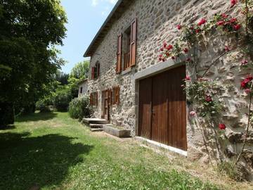 Gîte pour 6 personnes, avec jardin, animaux acceptés à Allègre