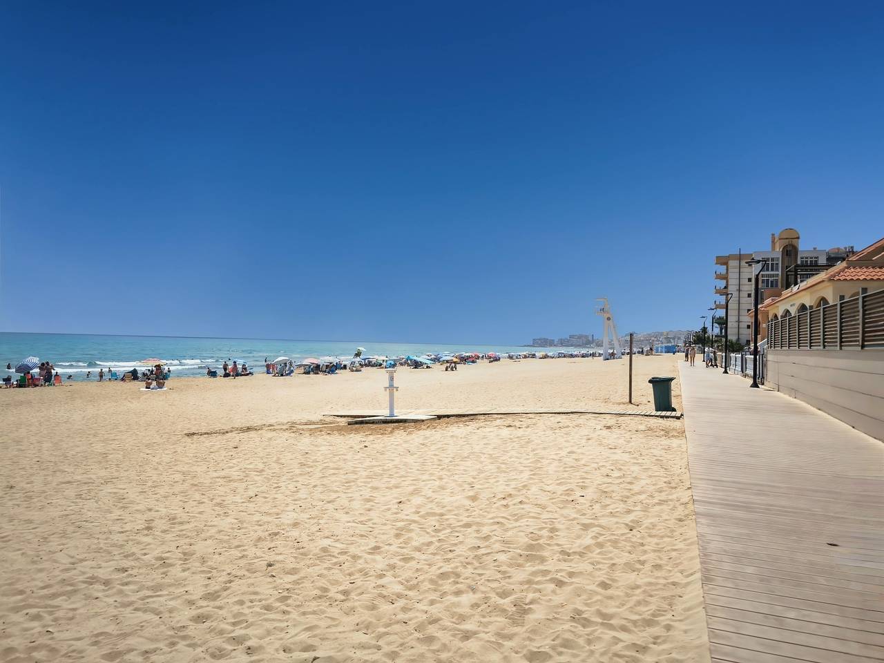 Entire apartment, Seaside Terraced Bungalow in La Mata in Torrevieja, Costa Blanca