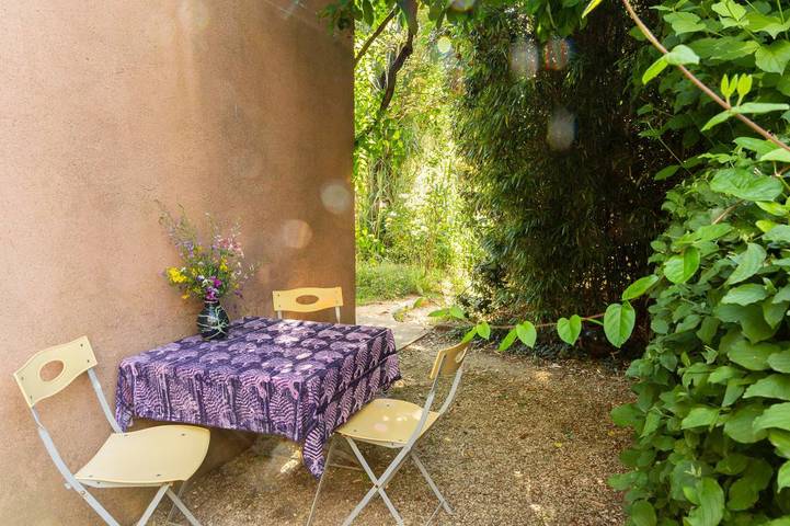 Studio pour 5 personnes, avec jardin, animaux acceptés