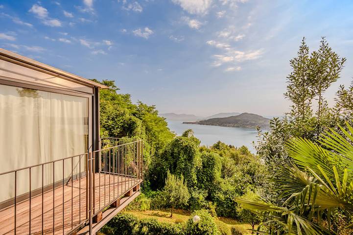 Casa vacanza per 14 persone, con Giardino a Comune di Arona