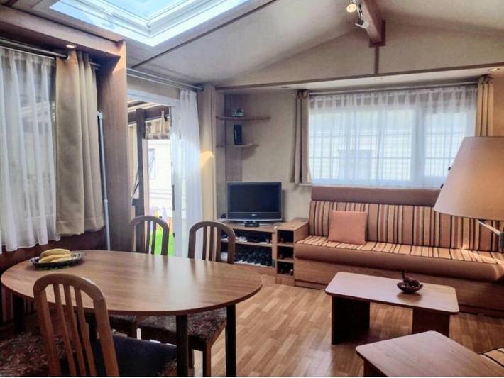 Camping pour 4 personnes, avec Terrasse et Jardin