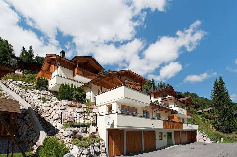 Chalet in Saalbach am Skilift in Hinterglemm, Saalbach-Hinterglemm