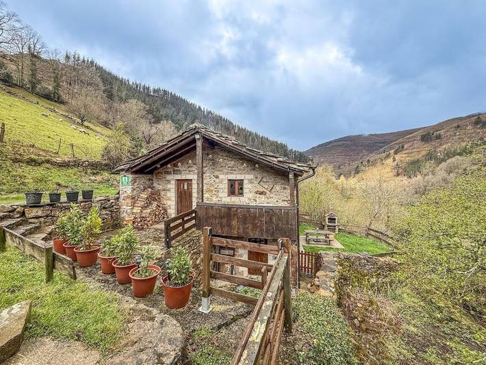 Apartamento para 7 personas, con Terraza además de Jardín y Vistas en Vega de Pas