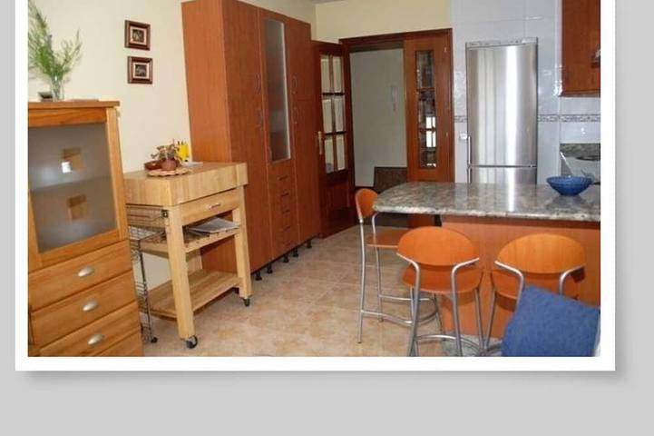 Ganze Wohnung, Apartment with 2 double bedrooms (4 persons), 1 bathroom at 400 meters from the beach in Praia Grande do Esteiro (Boiro), Boiro