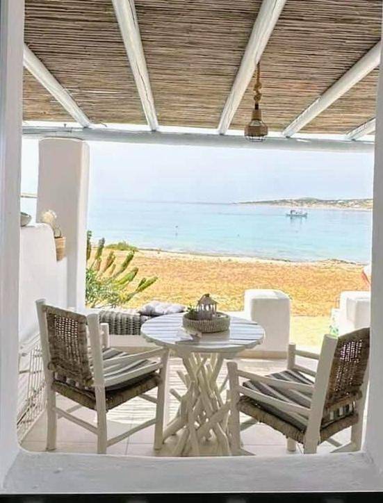 Gîte pour 2 personnes, avec vue ainsi que jardin et terrasse dans Koufonisia - 4