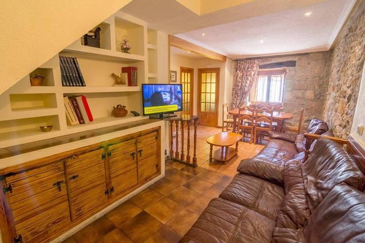 Casa rural para 7 personas, con vistas y balcón, Se admiten mascotas en Pinares (Soria) - 2