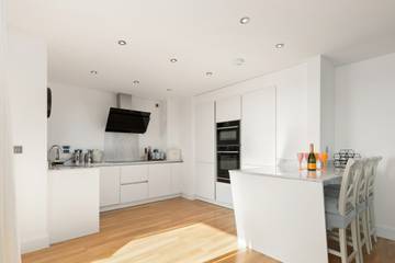 Apartment for 6 People in Tenby, Pembrokeshire, Photo 3