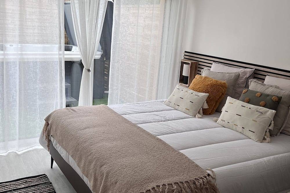 Gîte De Charme Avec Spa Privatif in Médis, Côte de Beauté