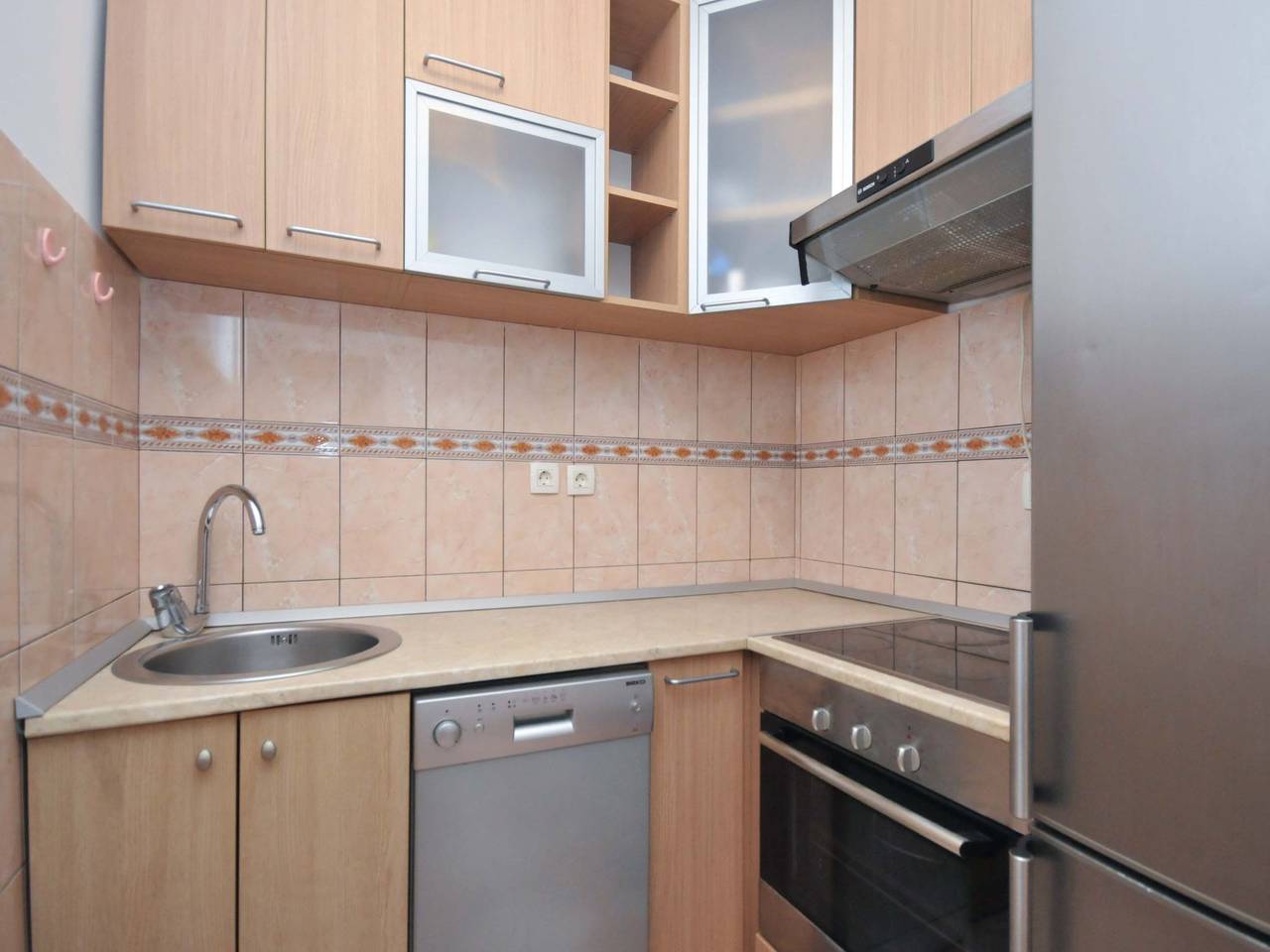 Apartamento entero, Wohnung mit Waschmaschine und Geschirrspüler in Budva, Municipio de Budva