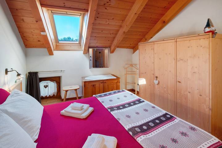 Entire apartment, Apartment 'La Rocca' with Mountain View and Wi-Fi in Daiano, Ville di Fiemme