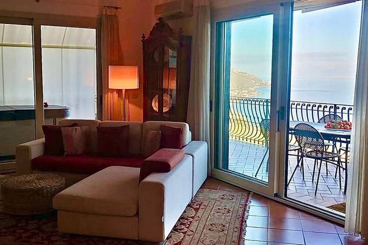 Taorminapartments 180mq con Spa vista mare in Taormina, Provincia di Messina
