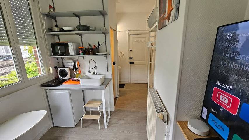 Appartement entier, Les Glycines - studio 9m2 cosy et reposant 1p in Arras, Région d'Arras