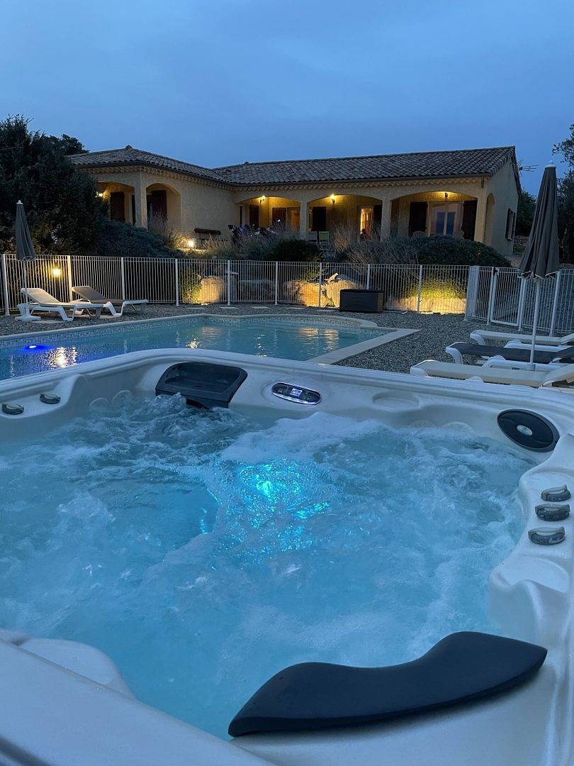 Villa L'Olivier avec Piscine Privée et Spa in Joyeuse, Ardèche