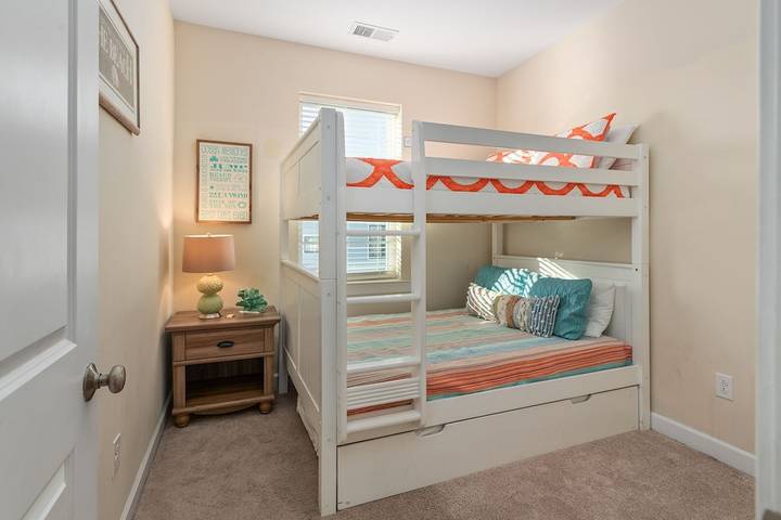 Vacation house for 15 people, with terrace and pool in Ocean City