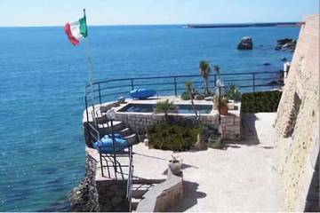 Ferienwohnung für 3 Personen, mit Garten und Terrasse sowie Pool in Terracina