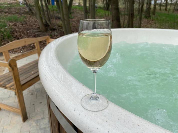 Lodge für 4 Personen, mit Whirlpool und Terrasse sowie Garten und Kinderpool in Niederschlesien - 2