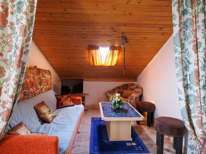 Ferienwohnung für 4 Personen, mit Garten und Terrasse in Pinezici