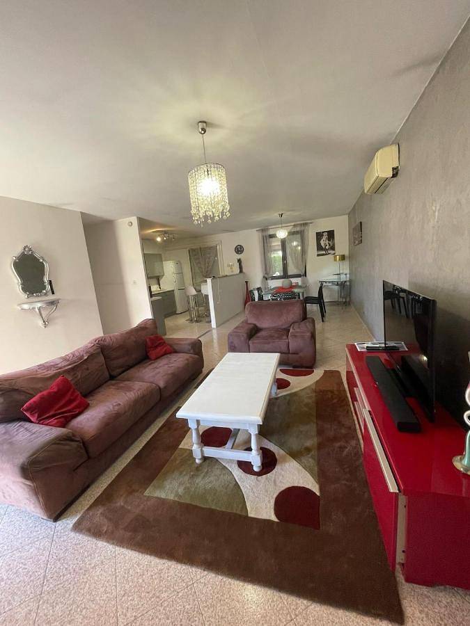 Location de vacances pour 4 personnes, avec jardin et terrasse à Mions - 4