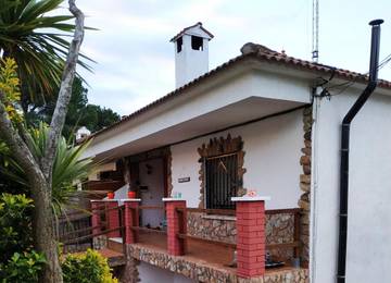Gîte pour 4 personnes, avec vue et terrasse, animaux acceptés à Tordera