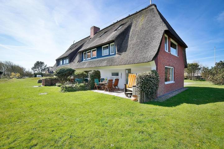 Ferienwohnung für 2 Personen, mit Terrasse und Garten in Wenningstedt