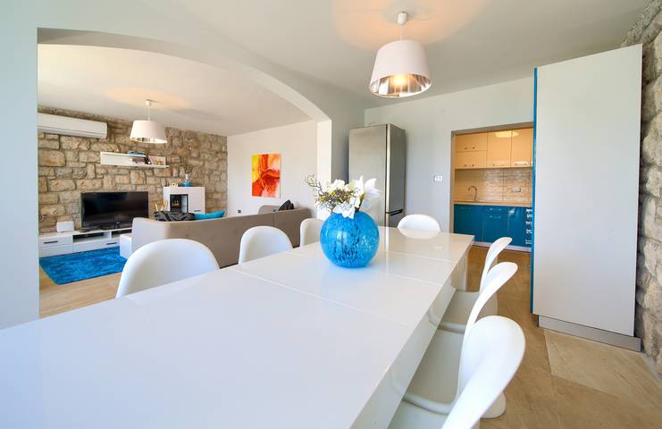 Villa Vinodol in Plaža Bribirska obala, Novi Vinodolski