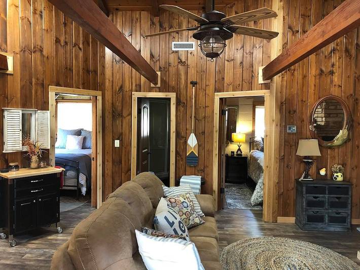 Log cabin for 6 people in Lake Tenkiller