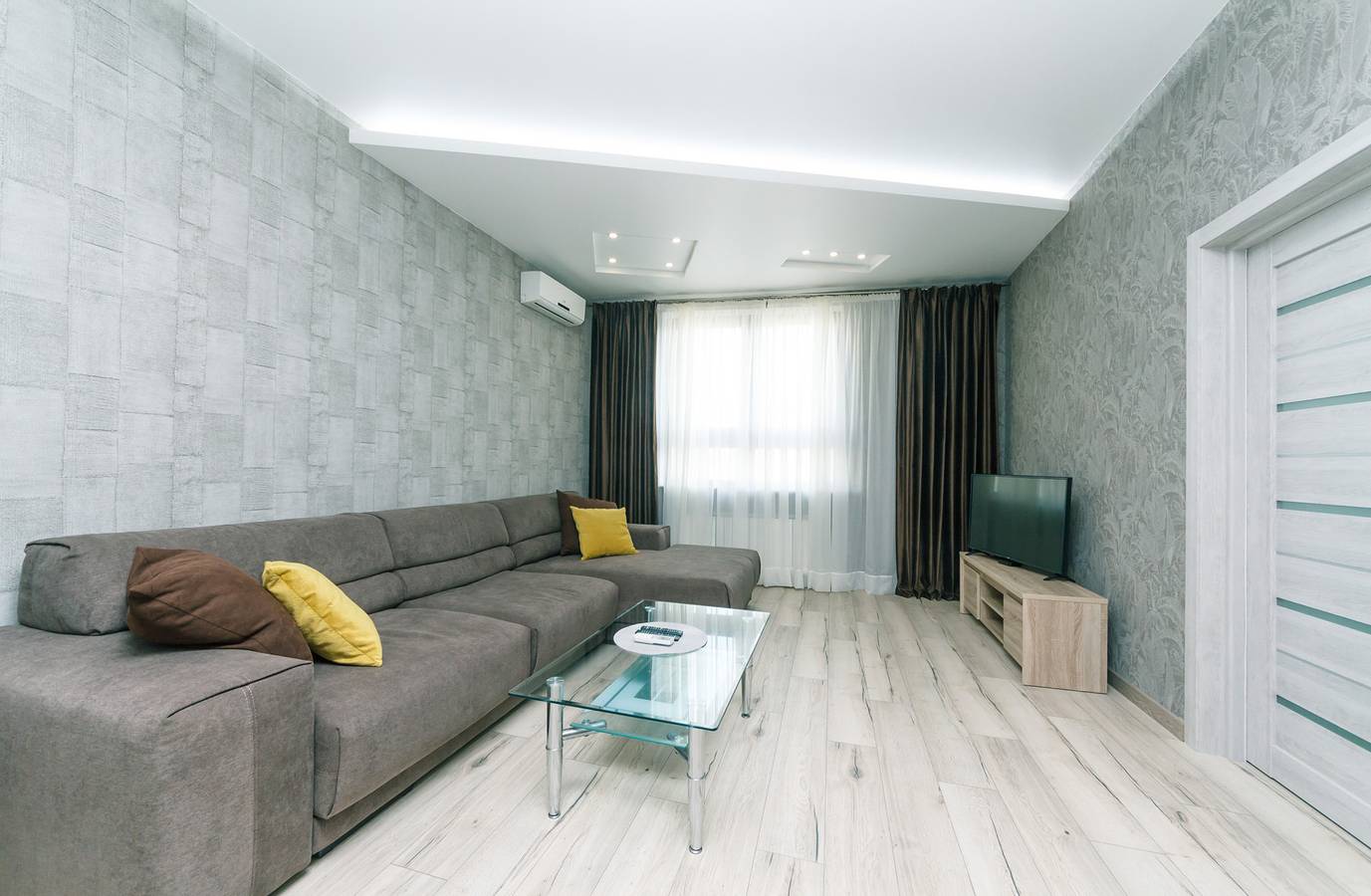 Entire holiday apartment, Two bedrooms. Lux. 44 Shota Rustaveli str. Centre in Kyiv, Ukraine