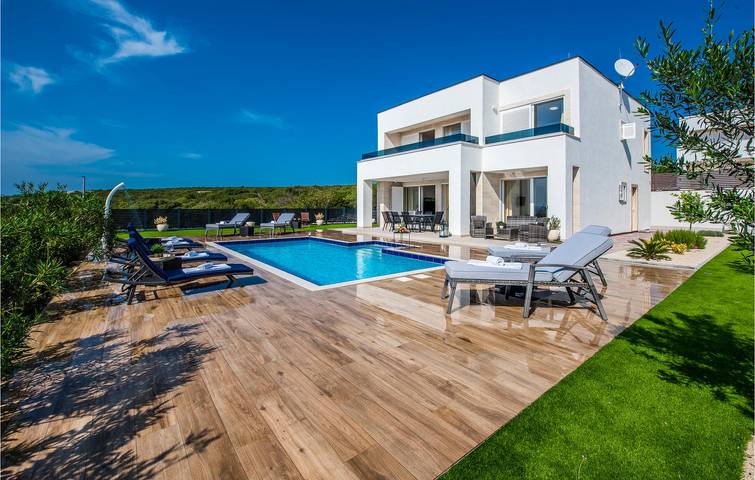 Location de vacances pour 8 personnes, avec Terrasse à Gajac