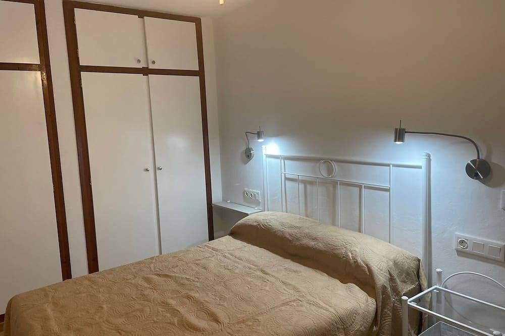 Charmant Villa Pour 6 Personnes A 300m De La Plage, Calafat, Wifi in Calafat, Costa Dorada