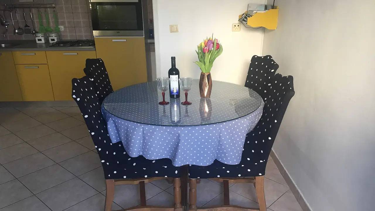 Ganze Ferienwohnung, Ferienwohnung für 4 Personen (40 m²) in Split in Jesenice, Split-Dalmatien