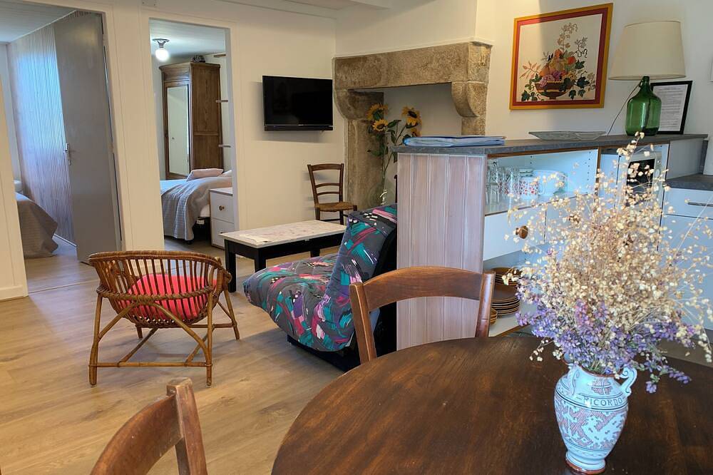 Meublé de vacances 3* en Corrèze, 2 chambres, parc arboré. Rénové Printemps 2024 in Pérols-sur-Vézère, Région d'Ussel