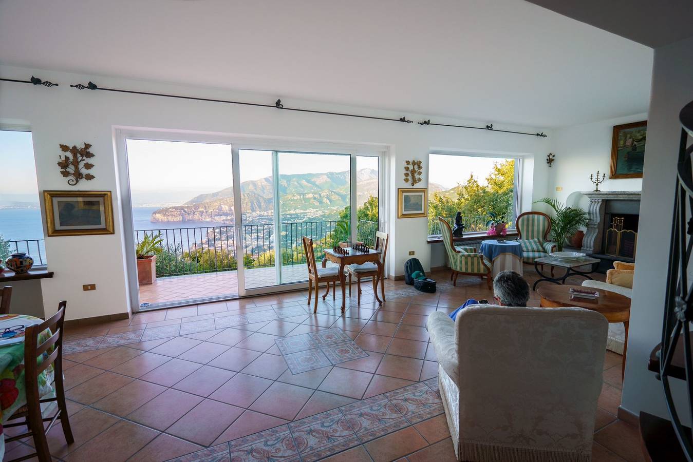 Amore Rentals - Villa Savoia con Vista Mare e Giardino in Sorrento, Napoli e dintorni