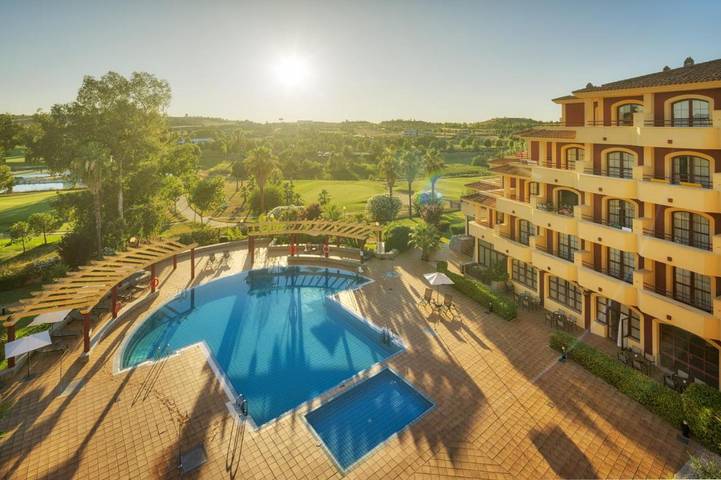 Hotel für 2 Personen, mit Balkon und Terrasse sowie Garten und Pool