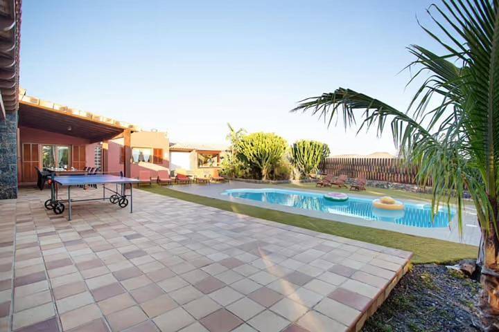 Casa rural para 8 personas, con jardín y sauna además de piscina y jacuzzi en Puerto del Rosario - 2
