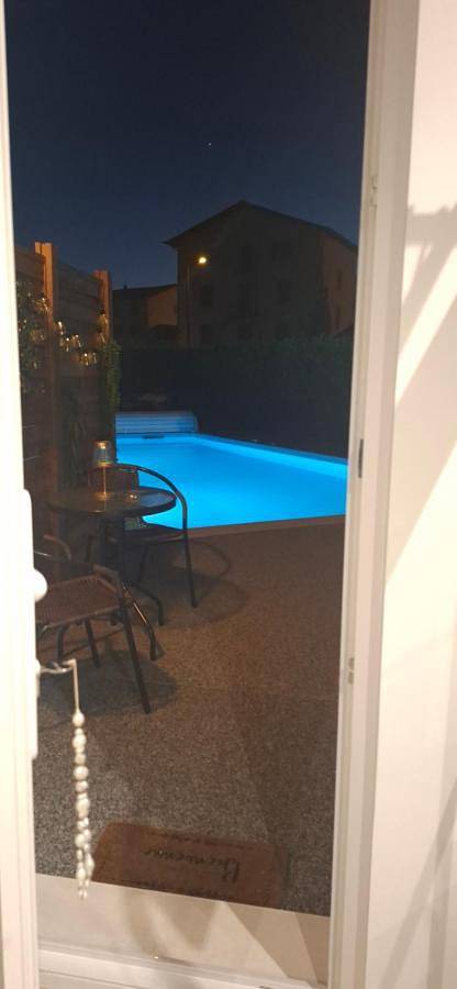 Gîte pour 2 personnes, avec jardin ainsi que terrasse et piscine à Iholdy - 4