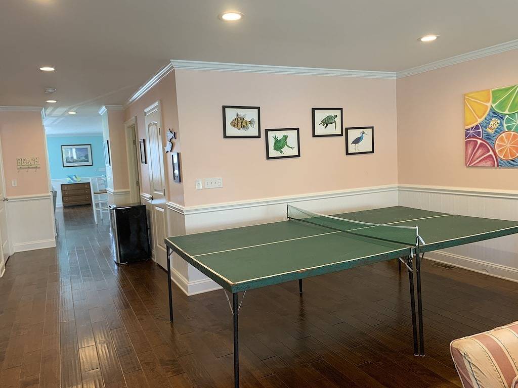 Large oceanblock beach home - Short walk to beach, shops & great restaurants! in Fenwick Island, Sussex County (Delaware)