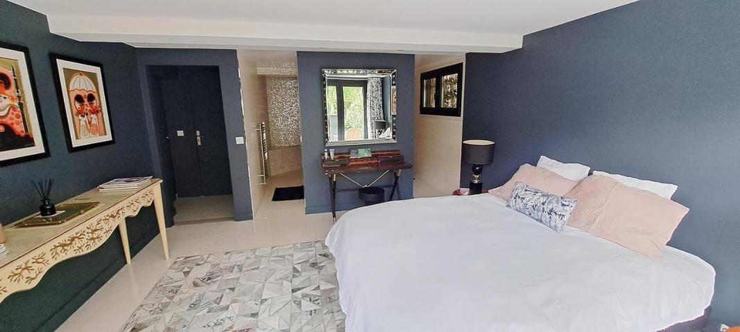 Location de vacances pour 2 personnes, avec terrasse à Ville-d'Avray - 3