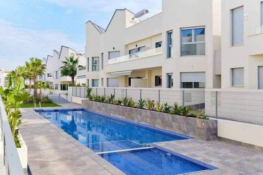 Entire apartment, Villa Amalia 31 - Ground floor with pool views in Mar Azul Torrevieja, Torrevieja