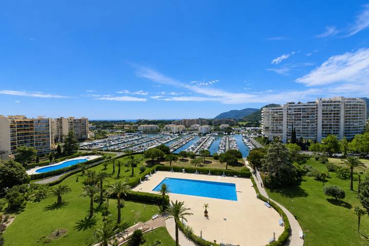 Appartement de vacances pour 8 personnes, avec Terrasse et Piscine