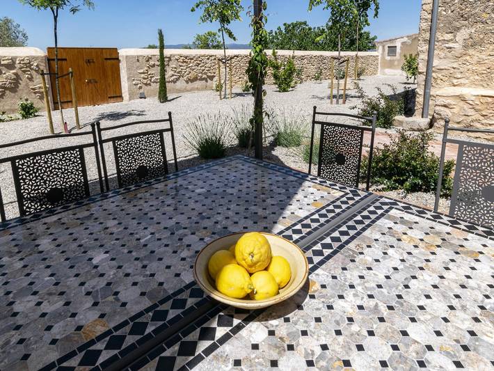 Casa rural para 16 personas, con jardín además de terraza y piscina, Familias con niños en Provincia de Tarragona - 2