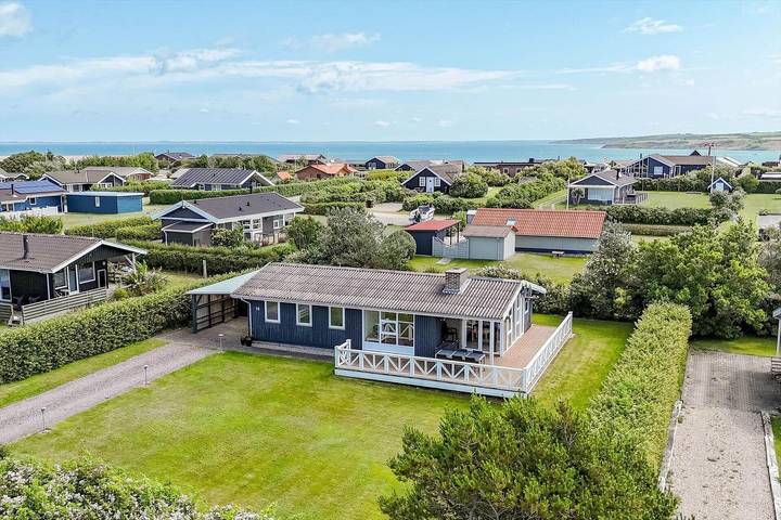 Ferienhaus für 8 Personen, mit Sauna und Terrasse sowie Garten, mit Haustier