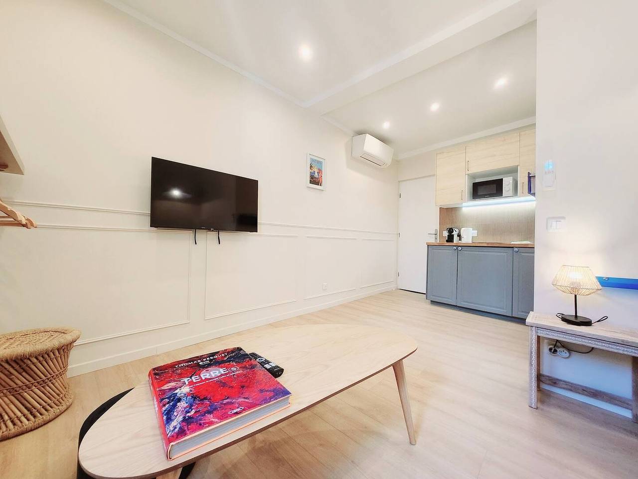 Appartement entier, L'Hacienda 2G - Studio dans Vieil Antibes in Antibes, Région de Cannes