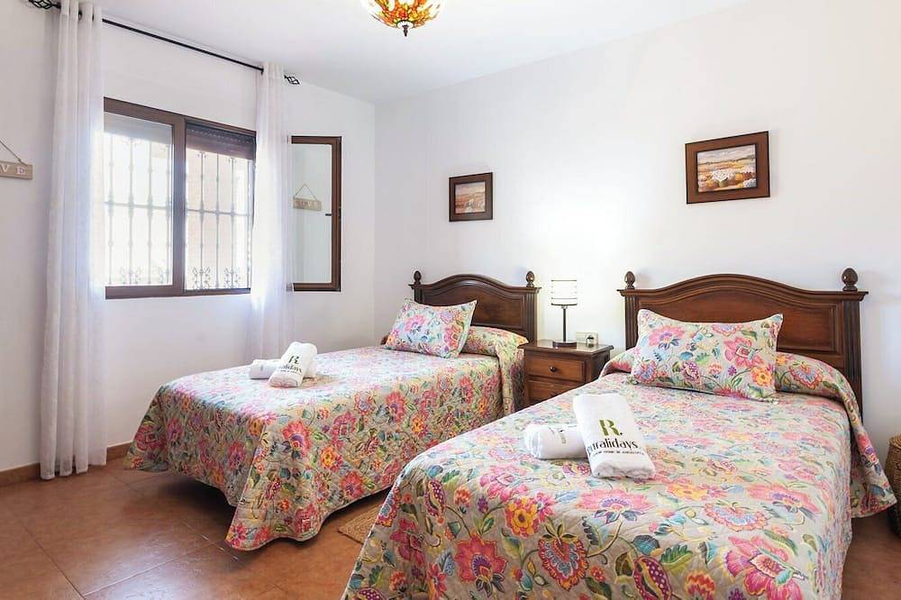 Azuara 2 Dormitorios Los Villares by Ruralidays in Los Villares, Sierras Subbéticas