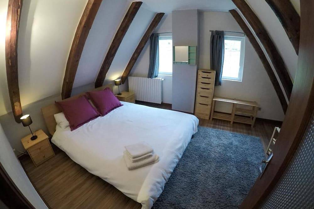 Spacious Family Oasis | Skiing, Cycling & Hiking | Superb Valley Views | in Campan, Pyrenees National Park