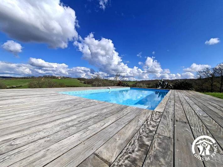 Location de vacances pour 2 personnes, avec piscine et jardin à Tourdun - 2