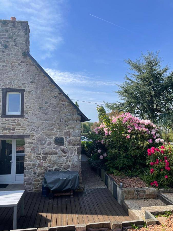 Location de vacances pour 6 personnes, avec jardin à Camlez