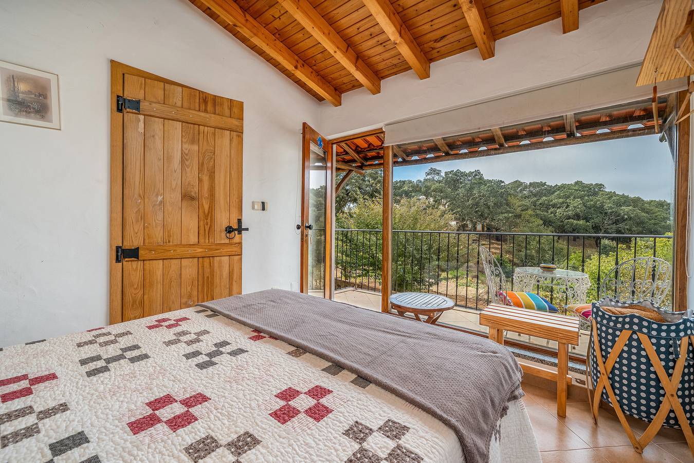 Apartamento inteiro, Apartamento 'Suíte' com Jardim Partilhado, Wi-Fi e Ar Condicionado in Monchique, Distrito de Faro