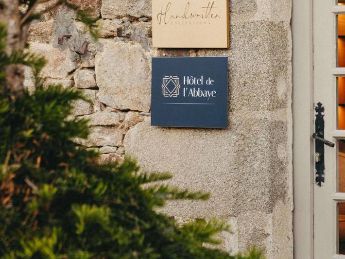 Hôtel pour 3 personnes, avec Terrasse et Jacuzzi ainsi que Jardin et Piscine à Le Tronchet - 3