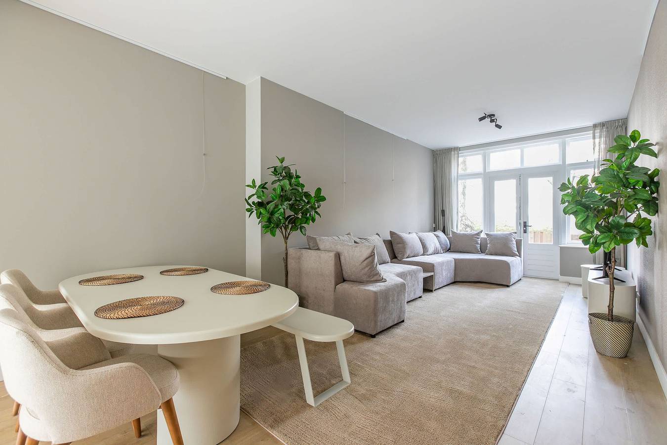 Appartamento intero, Spacious Blijdorp Home with 4 Double Beds in Rotterdam, Olanda Meridionale