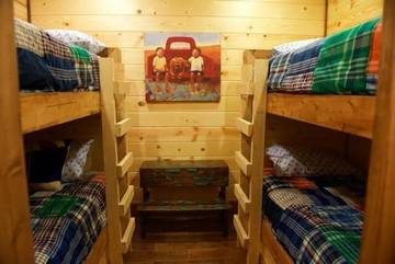 Log Cabin for 20 Guests in Broken Bow Lake, McCurtain County, Picture 2